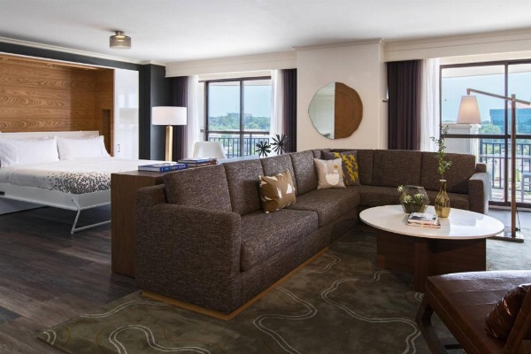 Renaissance by Marriott Raleigh North Hills Hotel image 18