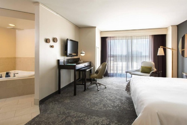 Renaissance by Marriott Raleigh North Hills Hotel image 8